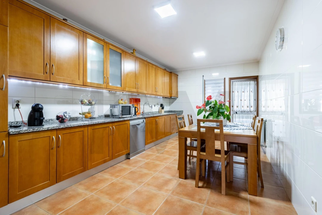 Apartamento T3 para Venda em Escapães Foto 10