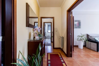 Apartamento T3 para Venda em Escapães