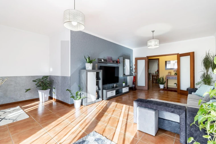 Apartamento T3 para Venda em Escapães Foto 2