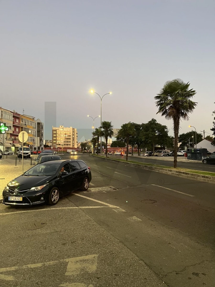 Apartamento T2 para Venda em Falagueira-Venda Nova Foto 2