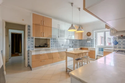 Apartamento T6 para Venda em Areeiro