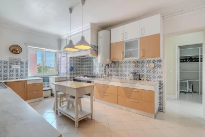 Apartamento T6 para Venda em Areeiro