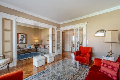 Apartamento T6 para Venda em Areeiro