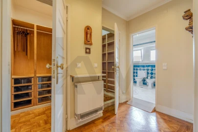 Apartamento T6 para Venda em Areeiro