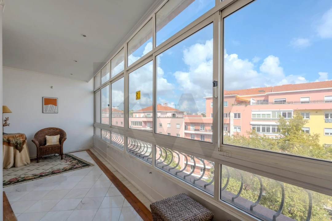 Apartamento T5 para Venda em Areeiro Foto 6