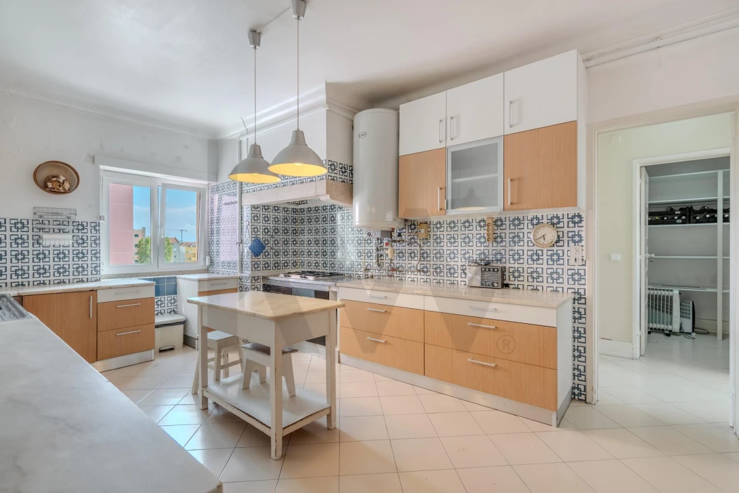 Apartamento T5 para Venda em Areeiro Foto 33