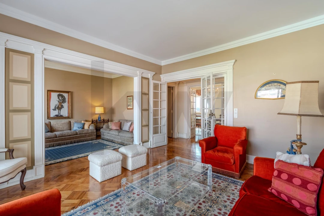 Apartamento T5 para Venda em Areeiro Foto 1