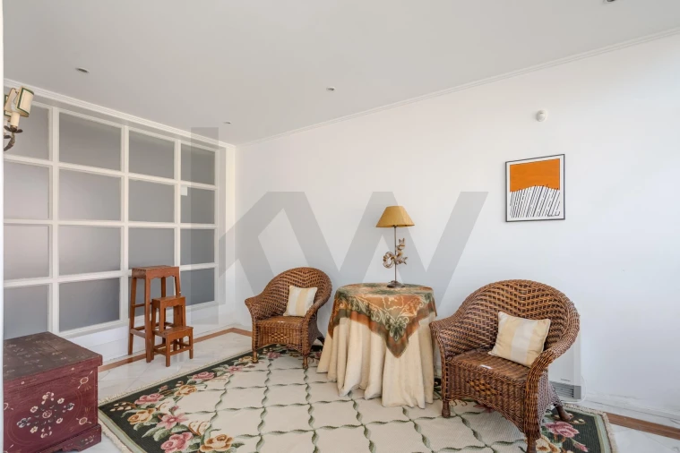 Apartamento T5 para Venda em Areeiro Foto 7
