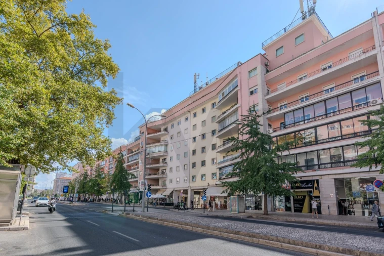 Apartamento T5 para Venda em Areeiro Foto 53