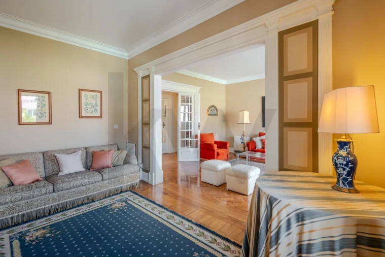 Apartamento T5 para Venda em Areeiro Foto 4