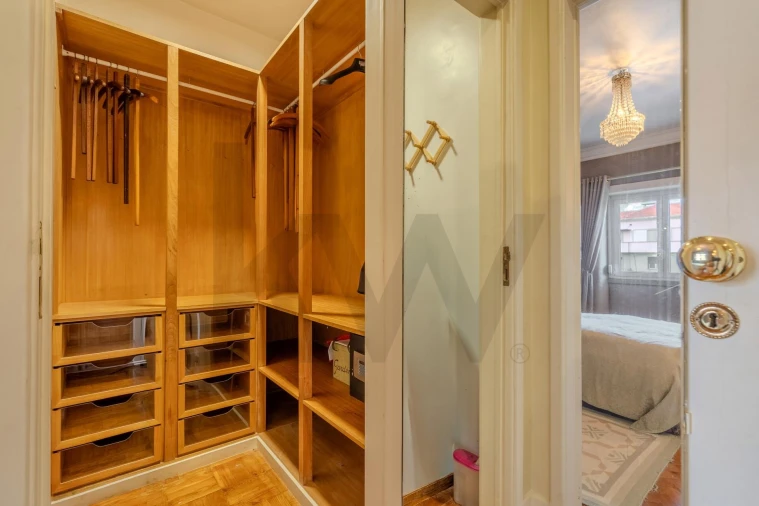 Apartamento T5 para Venda em Areeiro Foto 21