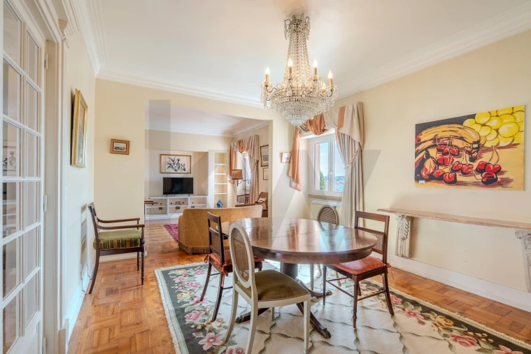 Apartamento T5 para Venda em Areeiro Foto 14