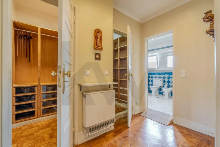 Apartamento T5 para Venda em Areeiro Foto 22