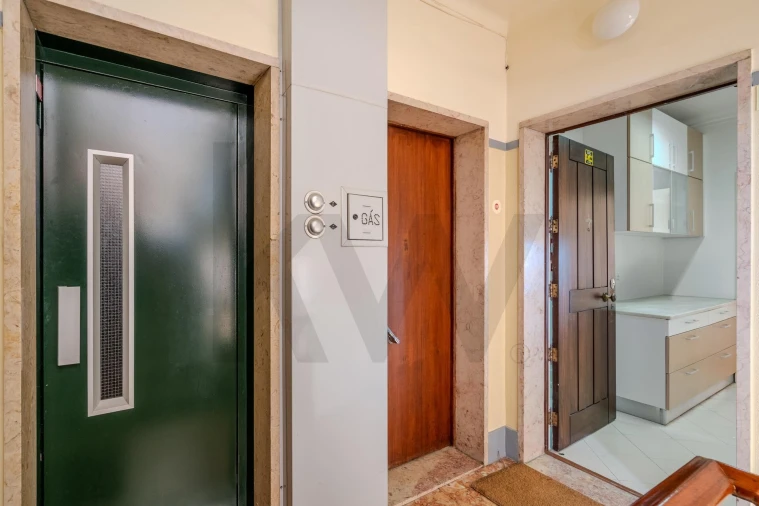 Apartamento T5 para Venda em Areeiro Foto 46