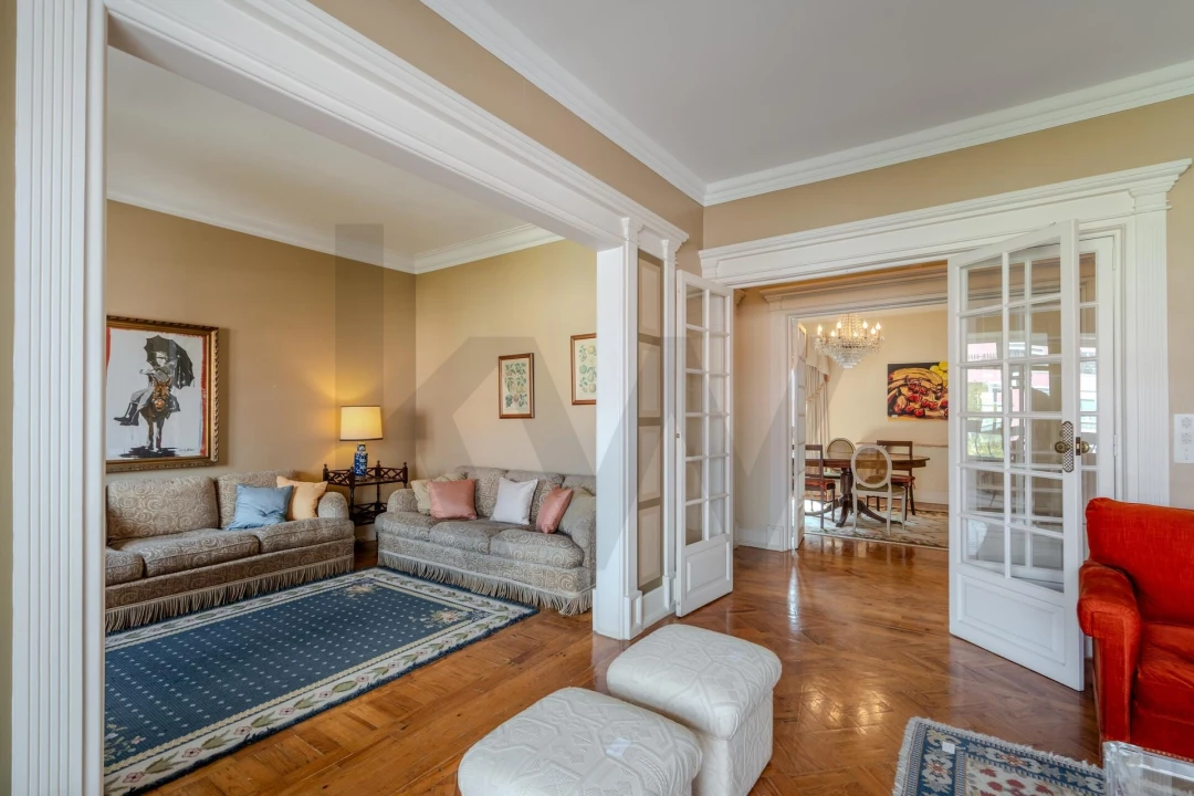 Apartamento T5 para Venda em Areeiro Foto 2