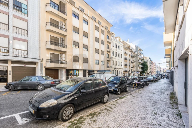 Apartamento T4 para Venda em Arroios Foto 4