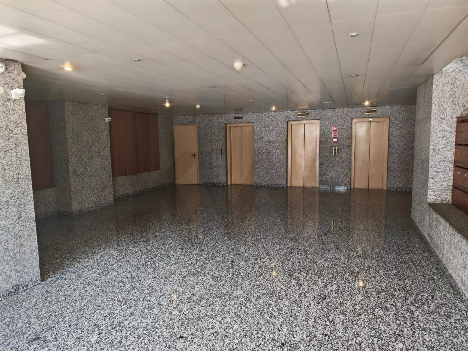 Apartamento T1 para Arrendamento em Lordelo do Ouro e Massarelos Foto 17