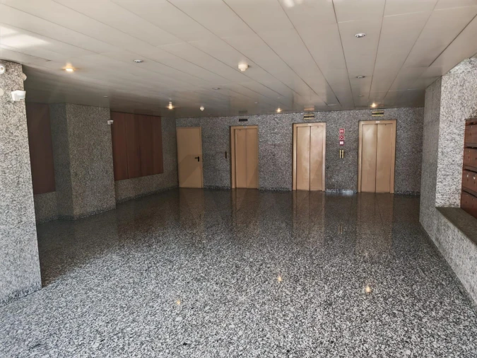Apartamento T1 para Arrendamento em Lordelo do Ouro e Massarelos Foto 17