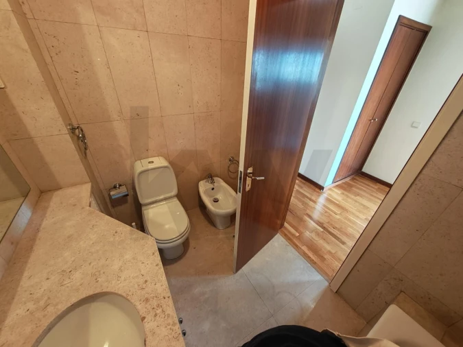 Apartamento T1 para Arrendamento em Lordelo do Ouro e Massarelos Foto 5