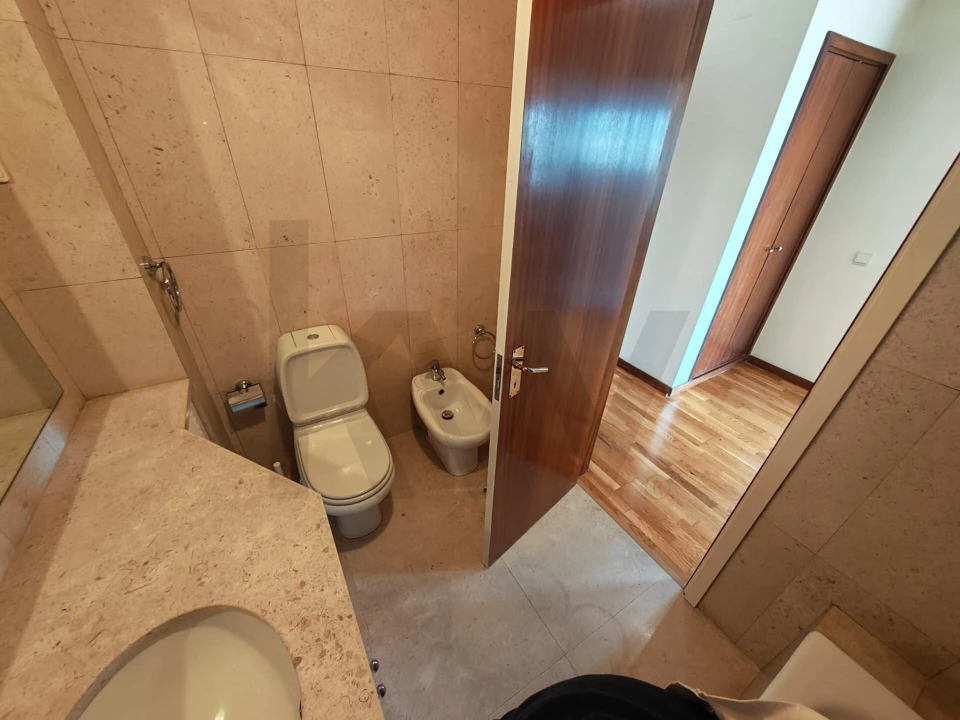 Apartamento T1 para Arrendamento em Lordelo do Ouro e Massarelos Foto 5