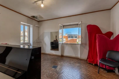 Apartamento T5 para Venda em Santa Maria Maior