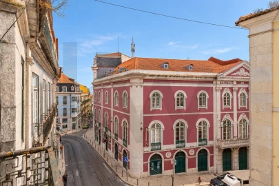 Apartamento T5 para Venda em Santa Maria Maior