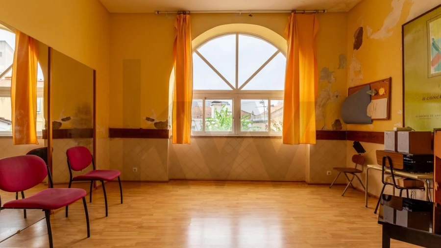 Apartamento T5 para Venda em Santa Maria Maior