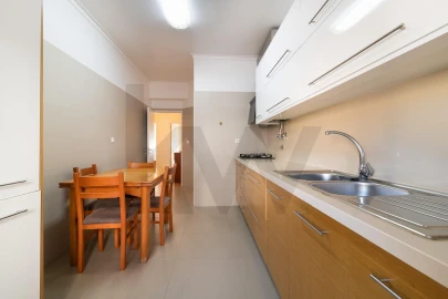Apartamento T2 para Arrendamento em Encosta do Sol