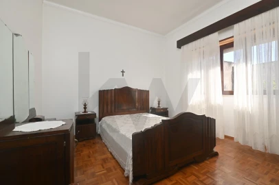 Moradia T8 para Venda em São João Baptista