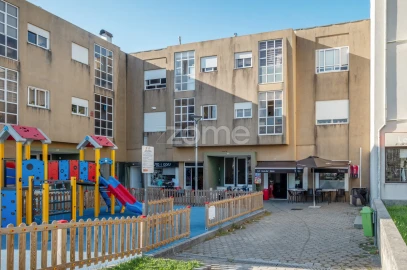 Negócio para Venda em Canelas