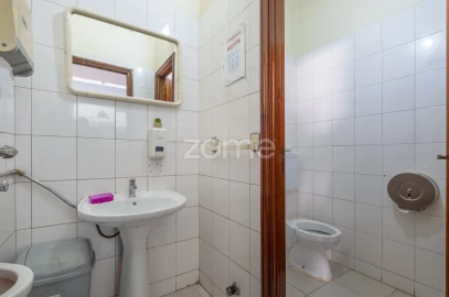 Negócio para Venda em Canelas