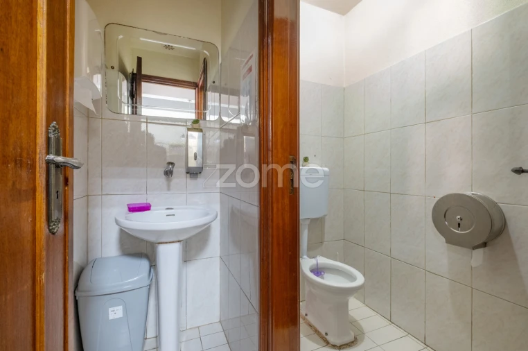 Negócio para Venda em Canelas Foto 19