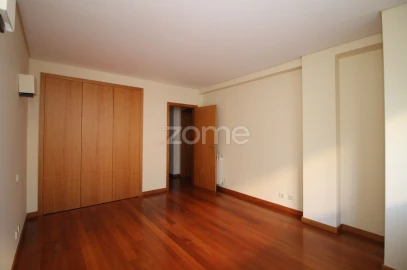 Apartamento T3 para Arrendamento em São Vitor (Braga)