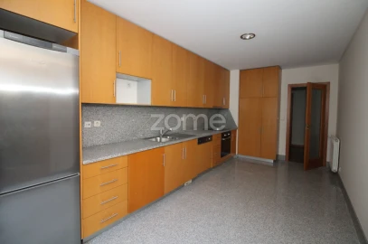 Apartamento T3 para Arrendamento em São Vitor (Braga)
