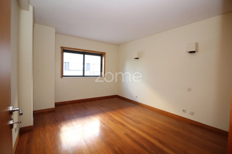 Apartamento T3 para Arrendamento em São Vitor (Braga) Foto 13