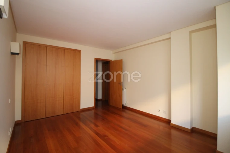 Apartamento T3 para Arrendamento em São Vitor (Braga) Foto 14