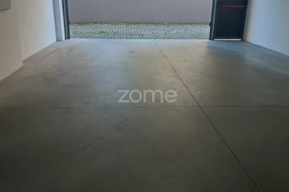 Garagem para Arrendamento em Nogueiró e Tenões