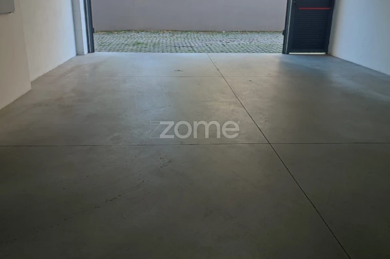 Garagem para Arrendamento em Nogueiró e Tenões Foto 5