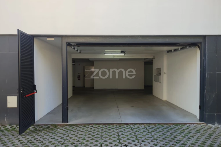 Garagem para Arrendamento em Nogueiró e Tenões Foto 2