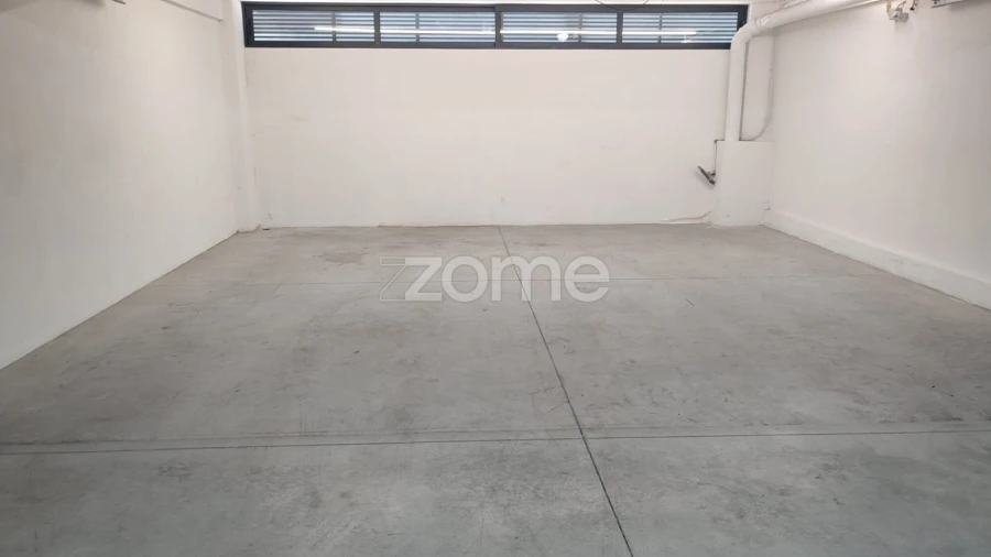 Garagem para Arrendamento em Nogueiró e Tenões