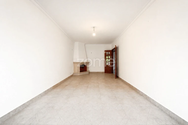 Apartamento T2 para Venda em São Domingos de Rana Foto 2