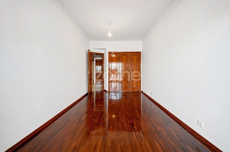 Apartamento T2 para Venda em São Domingos de Rana Foto 13