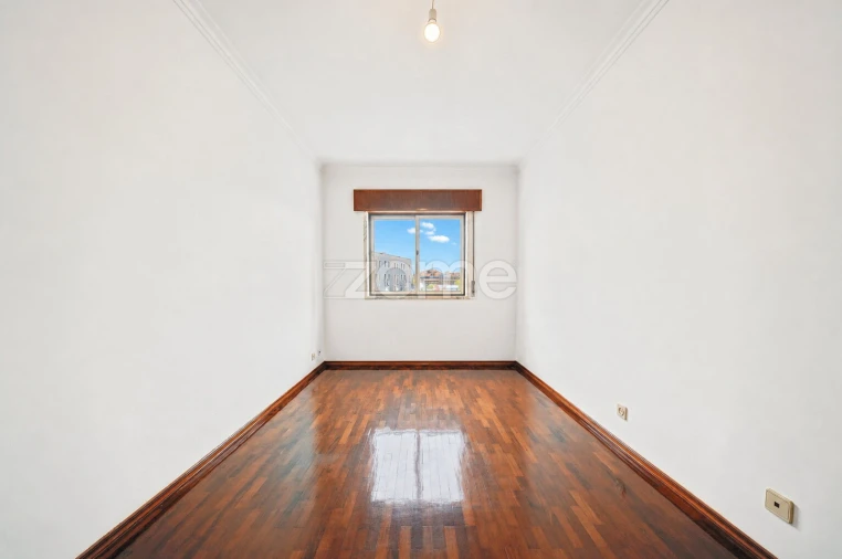 Apartamento T2 para Venda em São Domingos de Rana Foto 17