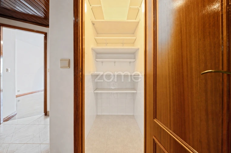 Apartamento T2 para Venda em São Domingos de Rana Foto 10