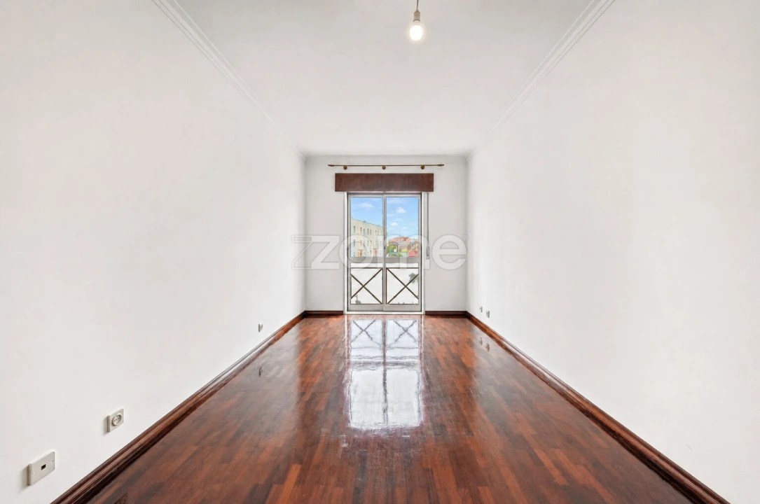 Apartamento T2 para Venda em São Domingos de Rana Foto 12