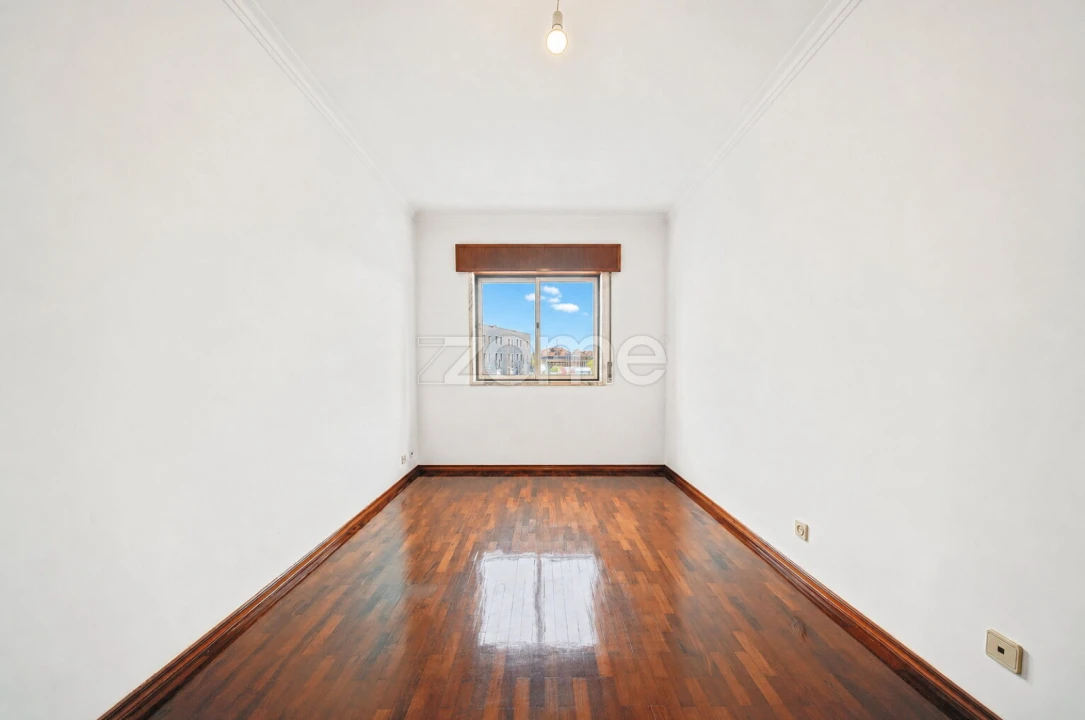 Apartamento T2 para Venda em São Domingos de Rana Foto 17
