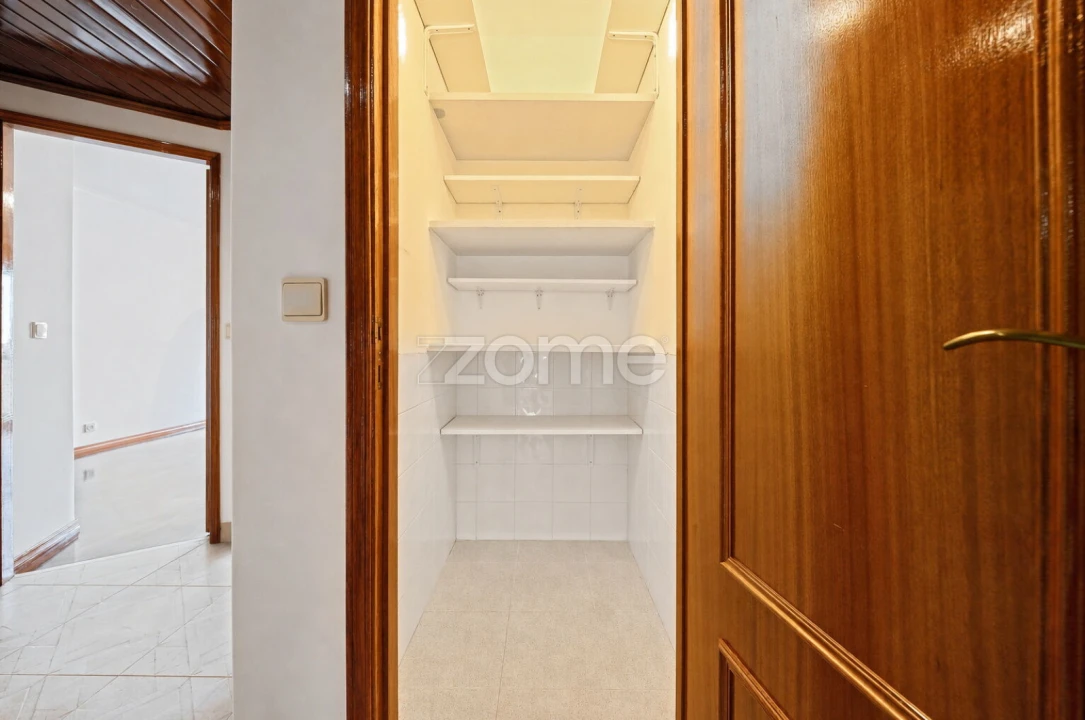 Apartamento T2 para Venda em São Domingos de Rana Foto 10