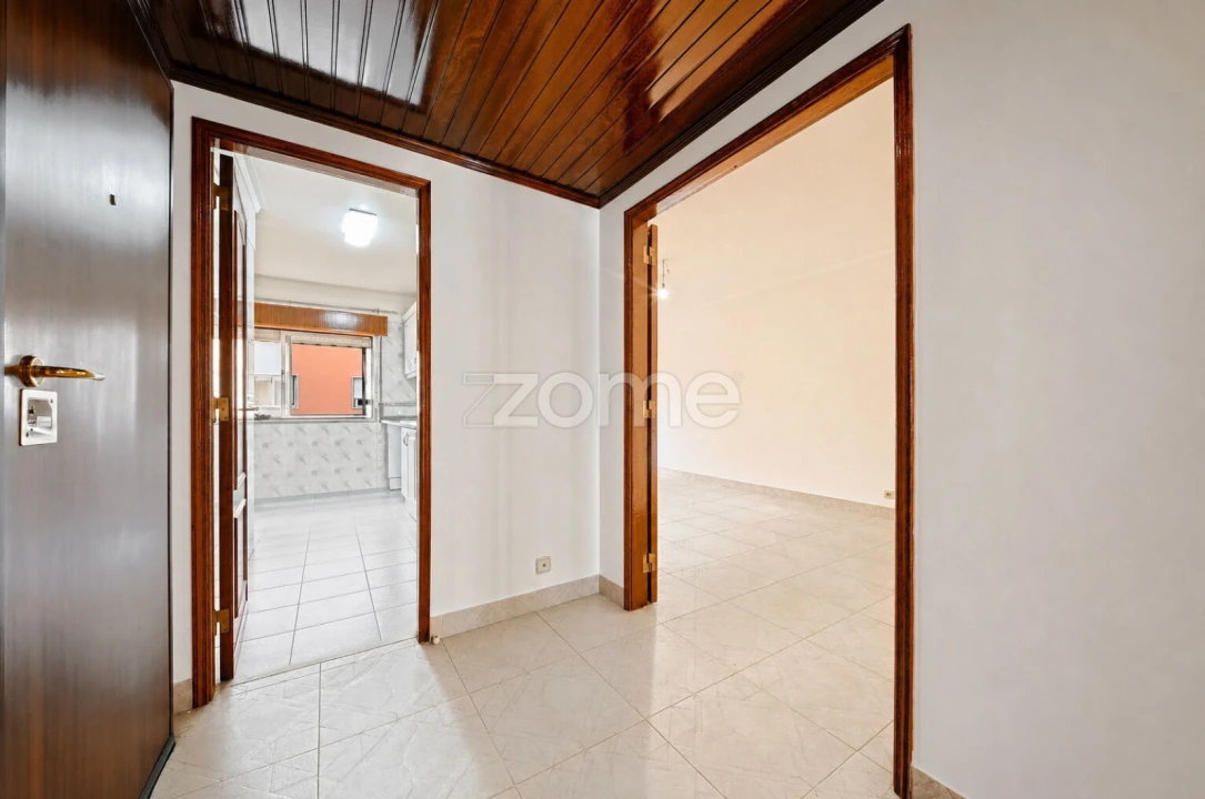 Apartamento T2 para Venda em São Domingos de Rana Foto 6