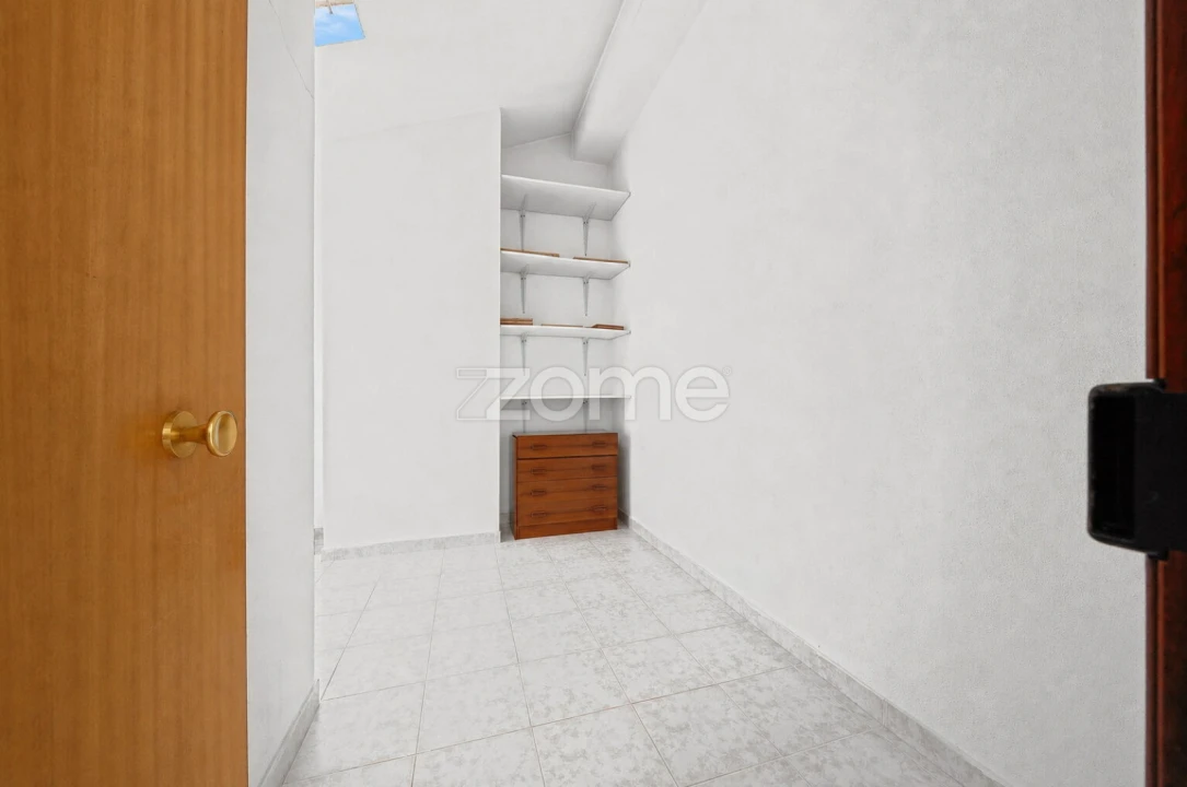 Apartamento T2 para Venda em São Domingos de Rana Foto 20
