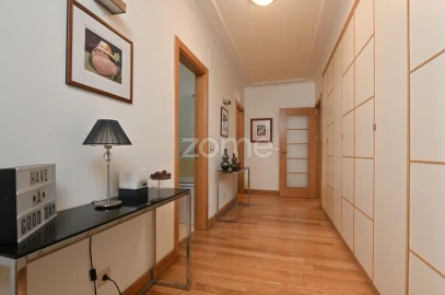 Apartamento T4 para Venda em Póvoa de Santa Iria e Forte da Casa